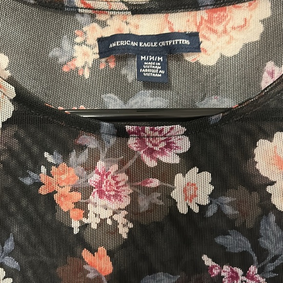 American Eagle Sheer Floral Top - Picture 2 of 4